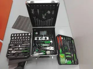 Caja de herramientas mas Multímetro Digital SAL 42