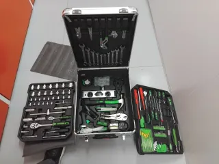 Caja de herramientas mas Multímetro Digital SAL 42