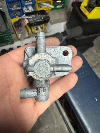 Grifo Gasolina TK Moto Antiguo