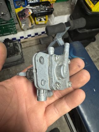 Grifo Gasolina TK Moto Antiguo