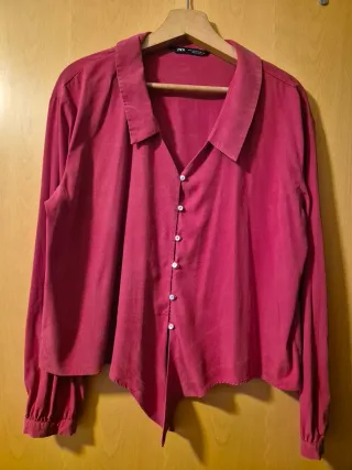 Camisa ZARA roja manga larga