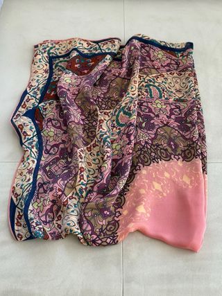 Pañuelo de seda natural
