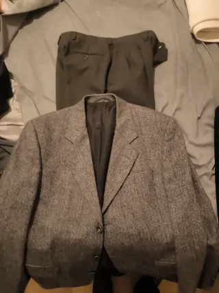 Traje de hombre gris. Talla 48