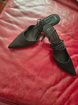 Zapatos tacón Zara negros talla 39
