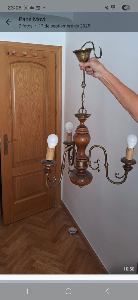 Lámpara de madera y metal estilo vela