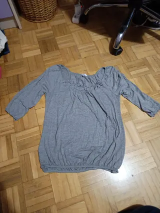 Camisa gris manga 3/4