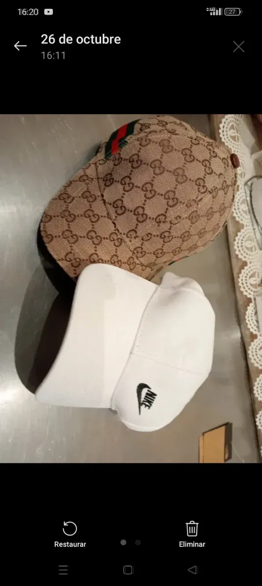 Solo Gucci 25 euros 
La Nike 12 euros 