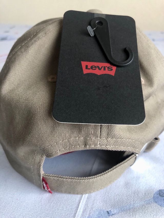 Gorra Levi's beige caqui talla única