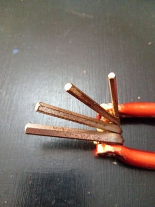 Herramienta multiusos compacta naranja