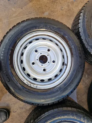 Ruedas Ford Transit 
215/65R15 C 