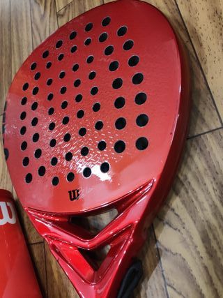 Pala Wilson Bela V2  nueva + 3 Pelotas 