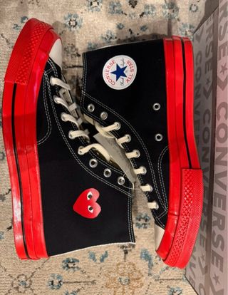 Converse x Play Comme des Garçons negras/rojas