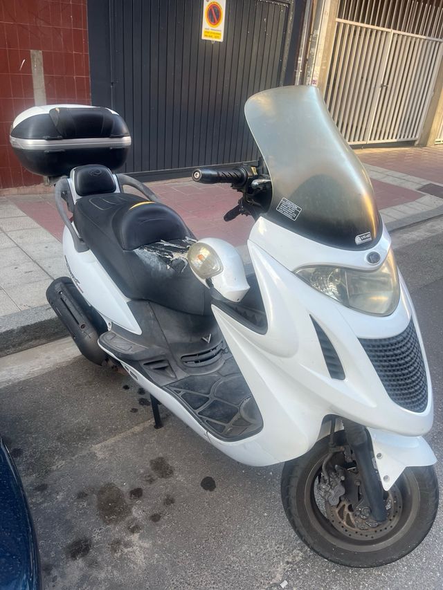 Kymco Grand Dink 125 Scooter