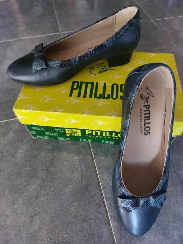 Zapatos Pitillos Negros y Grises Talla 38