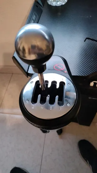 Palanca de cambios Thrustmaster TH8A