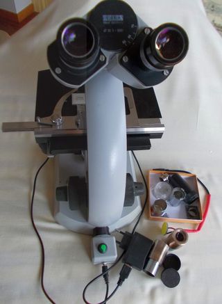 Microscopio Zeiss con 2 objetivos plan-apo