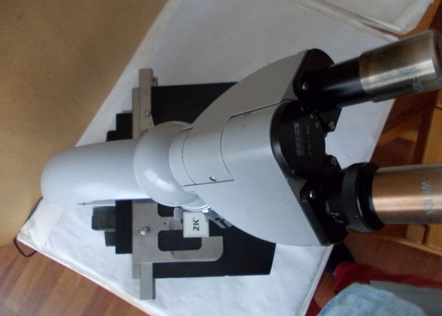 Microscopio Zeiss con objetivos plan-apo