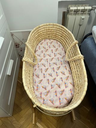 Moisés de mimbre para bebé
