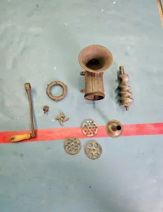 Picadora,Embutidora manual Elma 22 Antigua