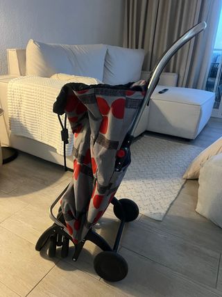 Carrito de compra con ruedas
como nuevo 