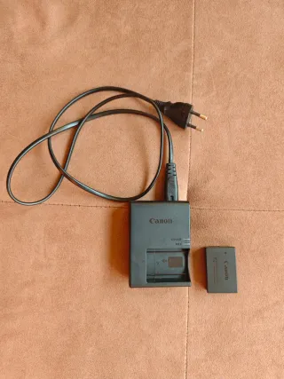 Cámara Canon EOS 200D Negra + Accesorios