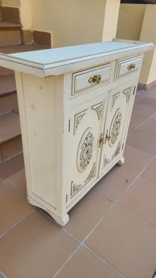 Recibidor antiguo beige y dorado