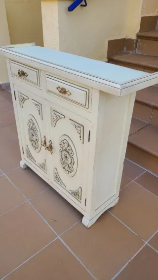 Recibidor antiguo beige y dorado