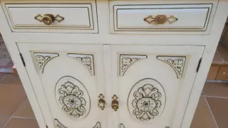 Recibidor antiguo beige y dorado