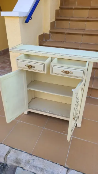 Recibidor antiguo beige y dorado