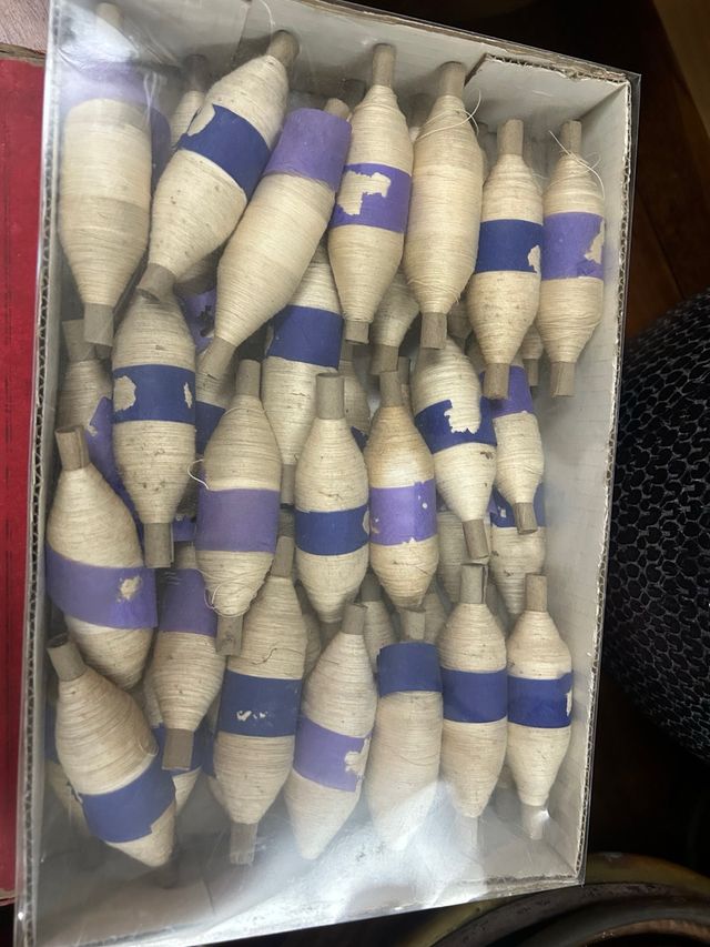 Set di bobine e fili per merceria vintage