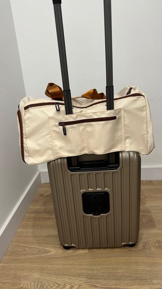 Bolsa de viaje / fin de semana beige con detalles 
