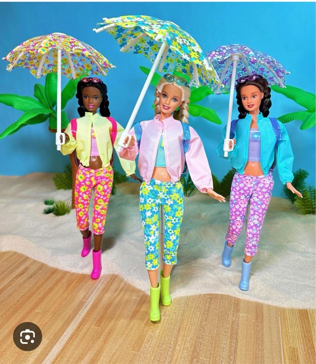 Barbie Lluvia o Sol / Barbie rain or sun (2000)