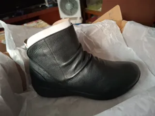 Botines negros Skechers memoria foam