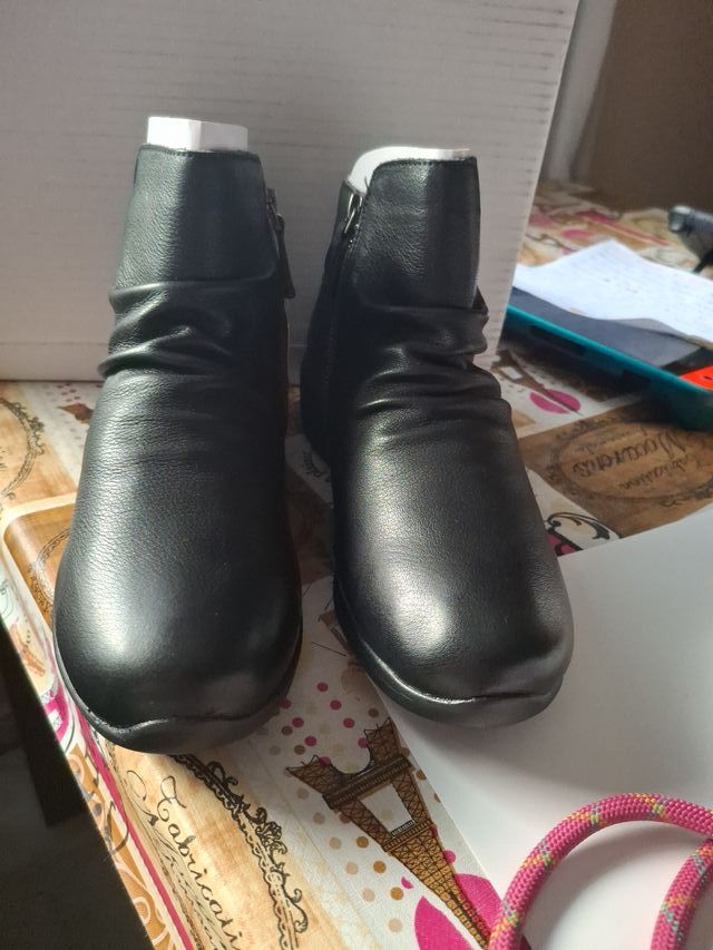 Botines negros Skechers memoria foam