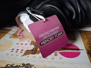 Botines negros Skechers memoria foam