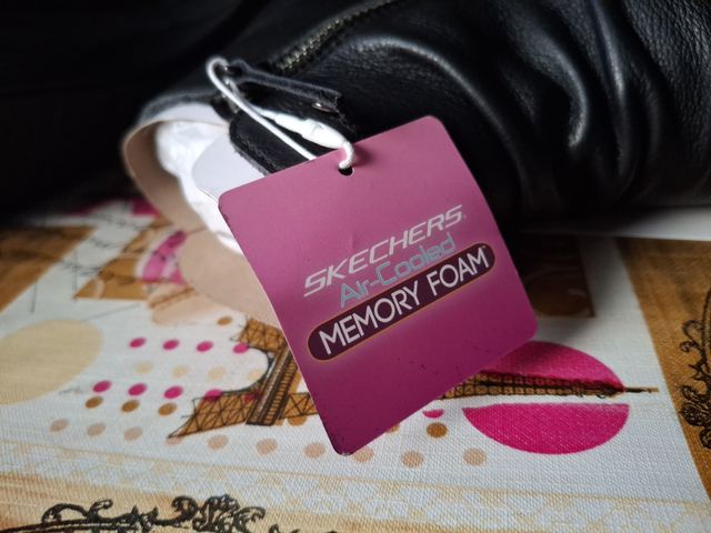 Botines negros Skechers memoria foam