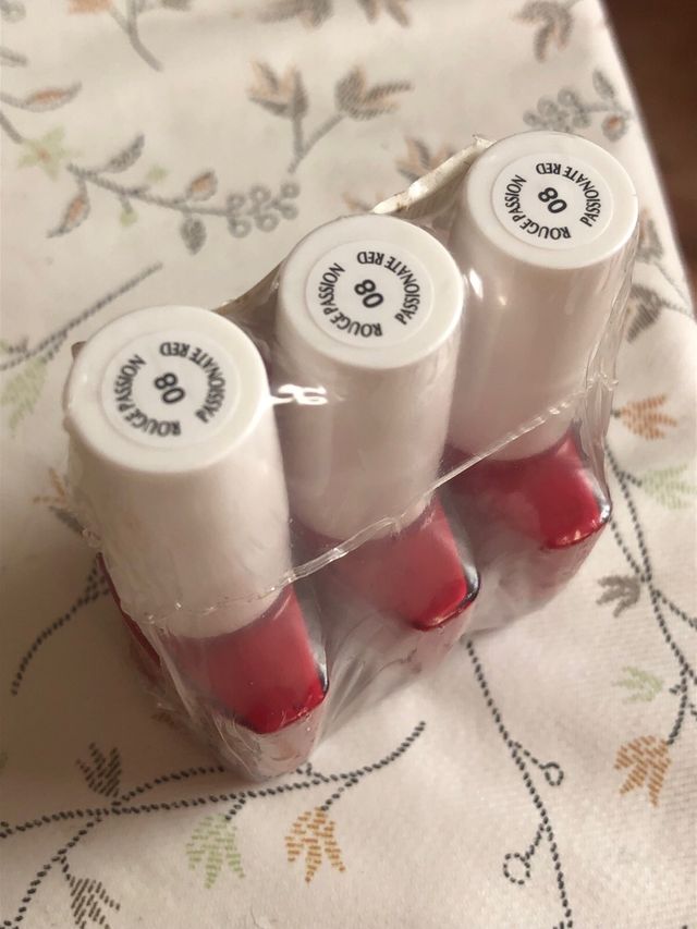 Pintauñas Essie, maybelline