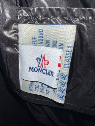 Abrigo Moncler Beige con Capucha de Pelo