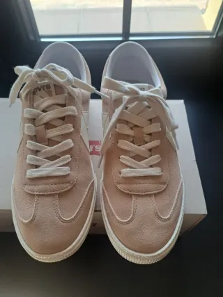 Zapatillas Levis Beige Talla 39