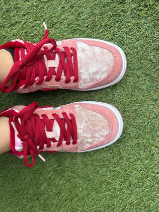 Nike SB Dunk Low StrangeLove Pink Velvet