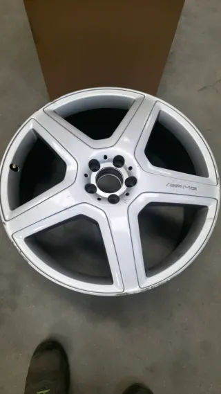 1Llanta AMG R21 Mercedes GL ML R GLE ET60