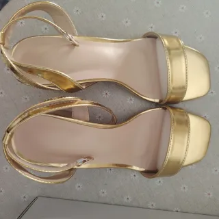 Sandalias doradas tacón ancho 7cm talla 38