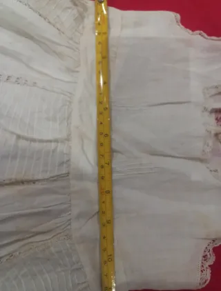 Vestido de niña blanco con encaje