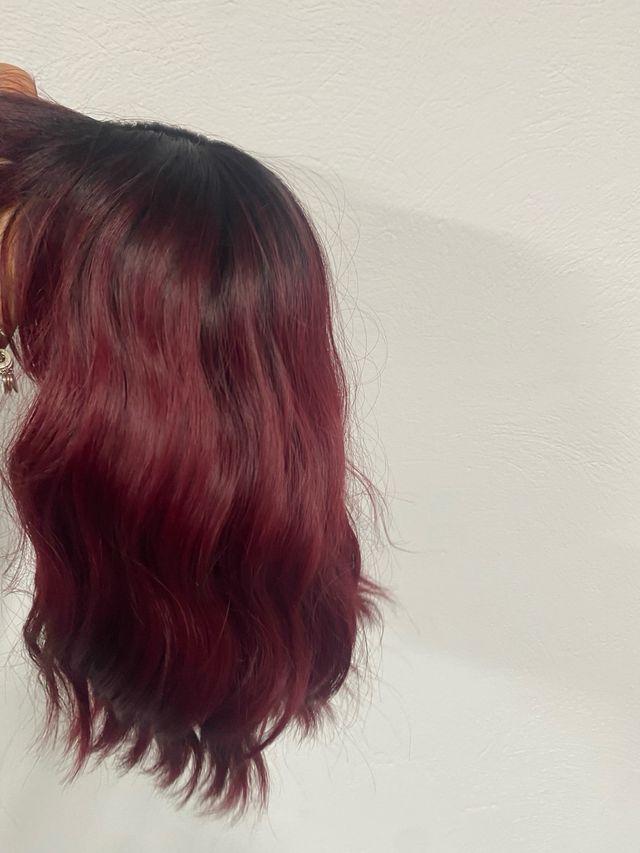 Peluca roja con flequillo