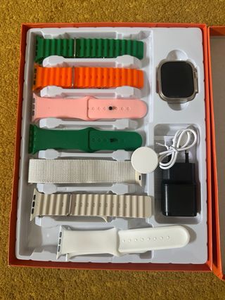 Smartwatch con 5 correas y cargador