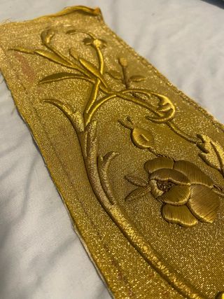 Bordado oro en tisú floral 41×12