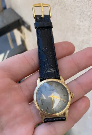 Reloj Universal Genève Golden Line Cuerda Vintage