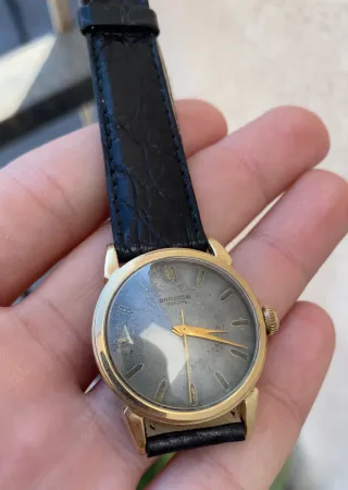 Reloj Universal Genève Golden Line Cuerda Vintage
