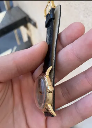 Reloj Universal Genève Golden Line Cuerda Vintage