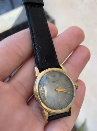 Reloj Universal Genève Golden Line Cuerda Vintage
